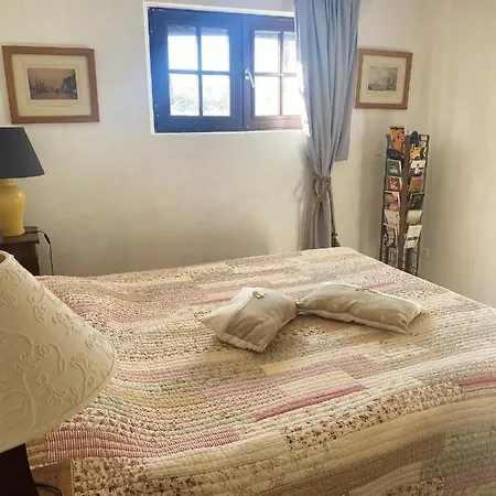 Apartment De 2 Chambres Avec Vue Sur La Piscine Partagee Et Jardin Clos A