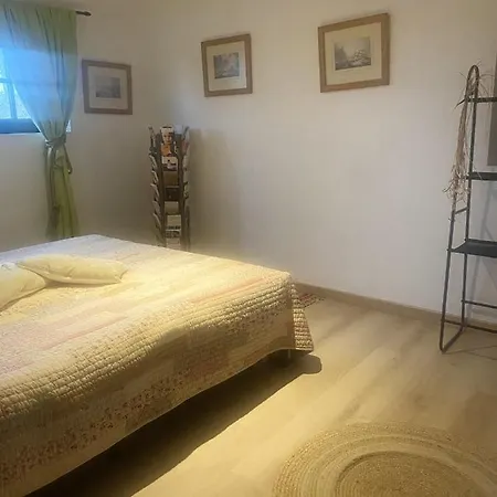 De 2 Chambres Avec Vue Sur La Piscine Partagee Et Jardin Clos A *